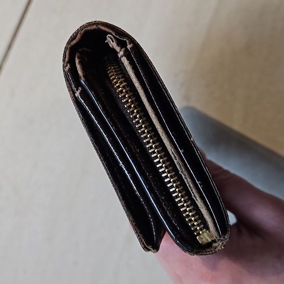 Louis Vuitton Damier Ebne Bifold Wallet - Picture 4 of 12